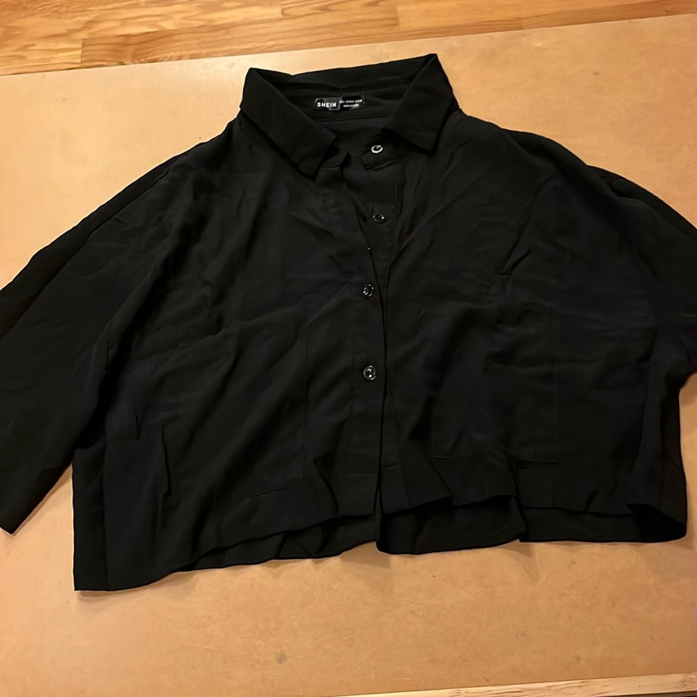 SHEIN black crop shirt.  Shortsleeved.  Women’s Large